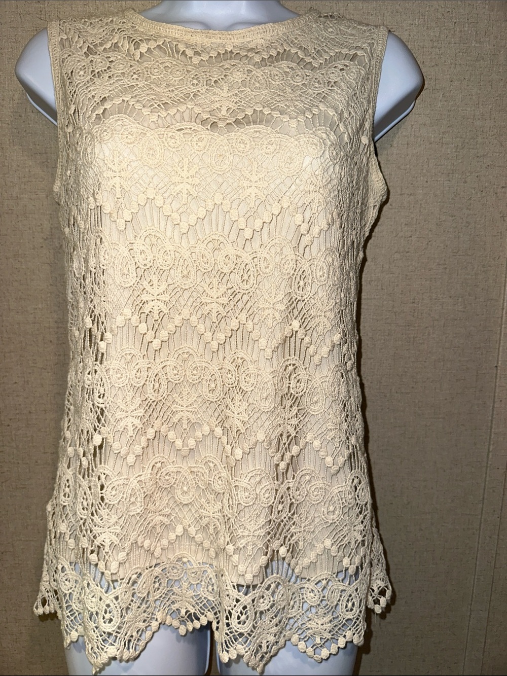 Adiva Women’s Fully Lined, cream/ivory Crochet Top Size Small